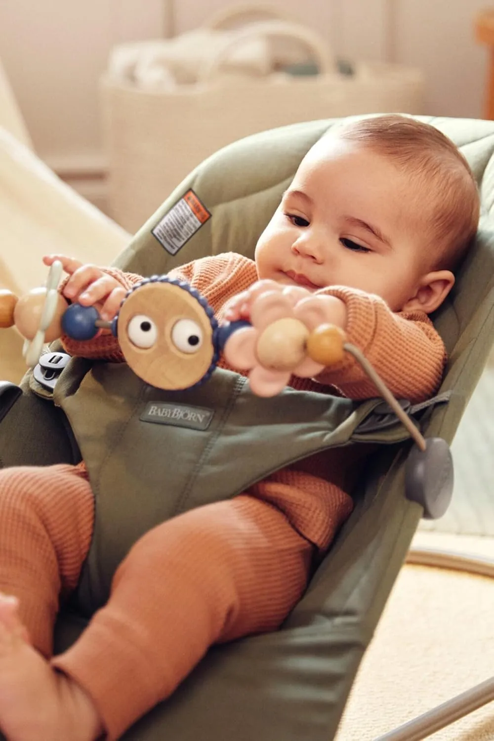 BabyBjörn Bouncer Bliss, Dark Green, Woven, Petal Quilt | 2-in-1 Adjustable Baby Bouncer Seat and Toddler Chair, Newborn to Toddler (8-29 lbs), 4 Positions, Lightweight & Portable