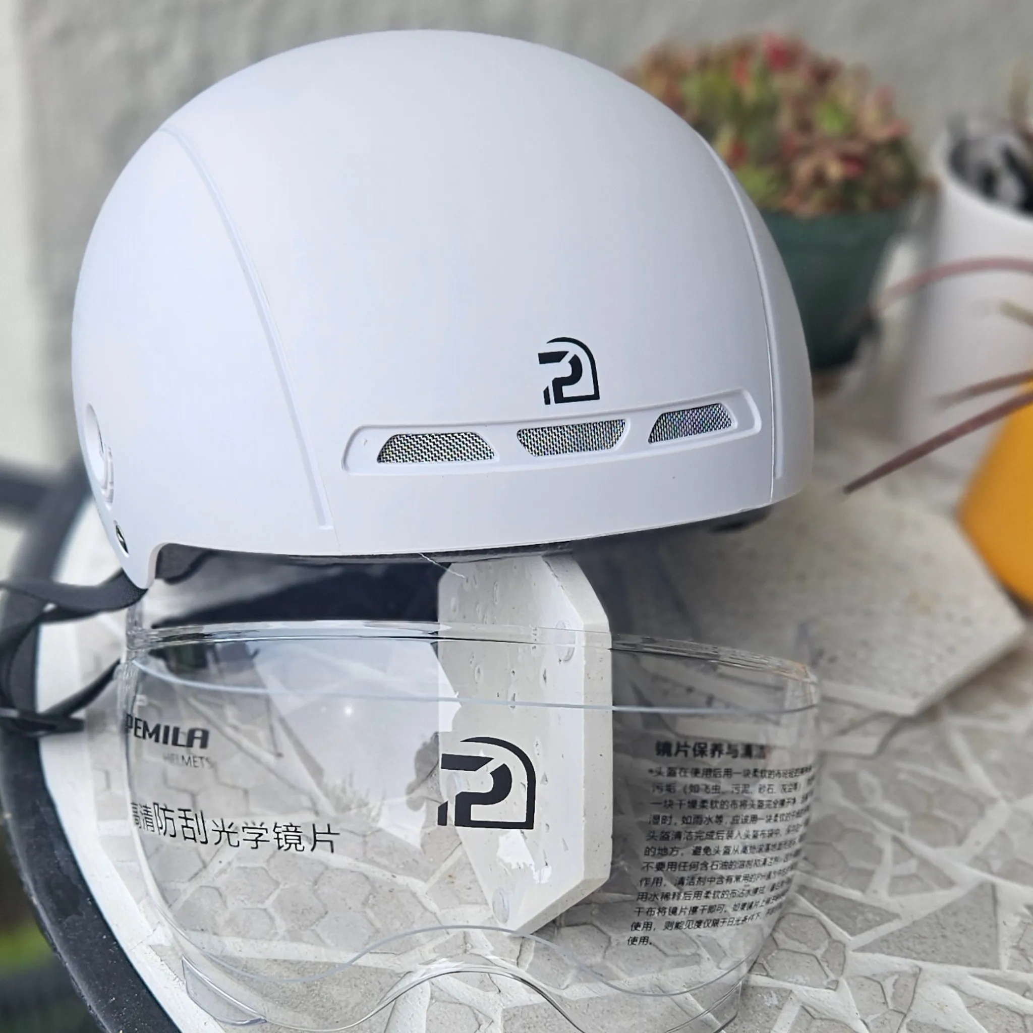 Cycle Helmet Adjustable with Visor White