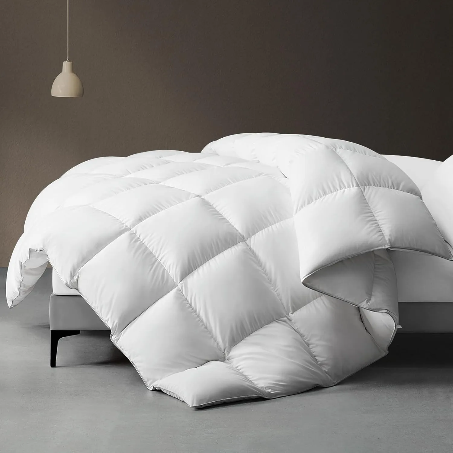 downluxe Luxurious Down Comforter Queen Size with Premium Fabric, All Seasons Medium Warmth Duvet Insert Queen, Hotel Collection Down Comforter Queen Size with Corner Tabs (90x90, Queen, White)