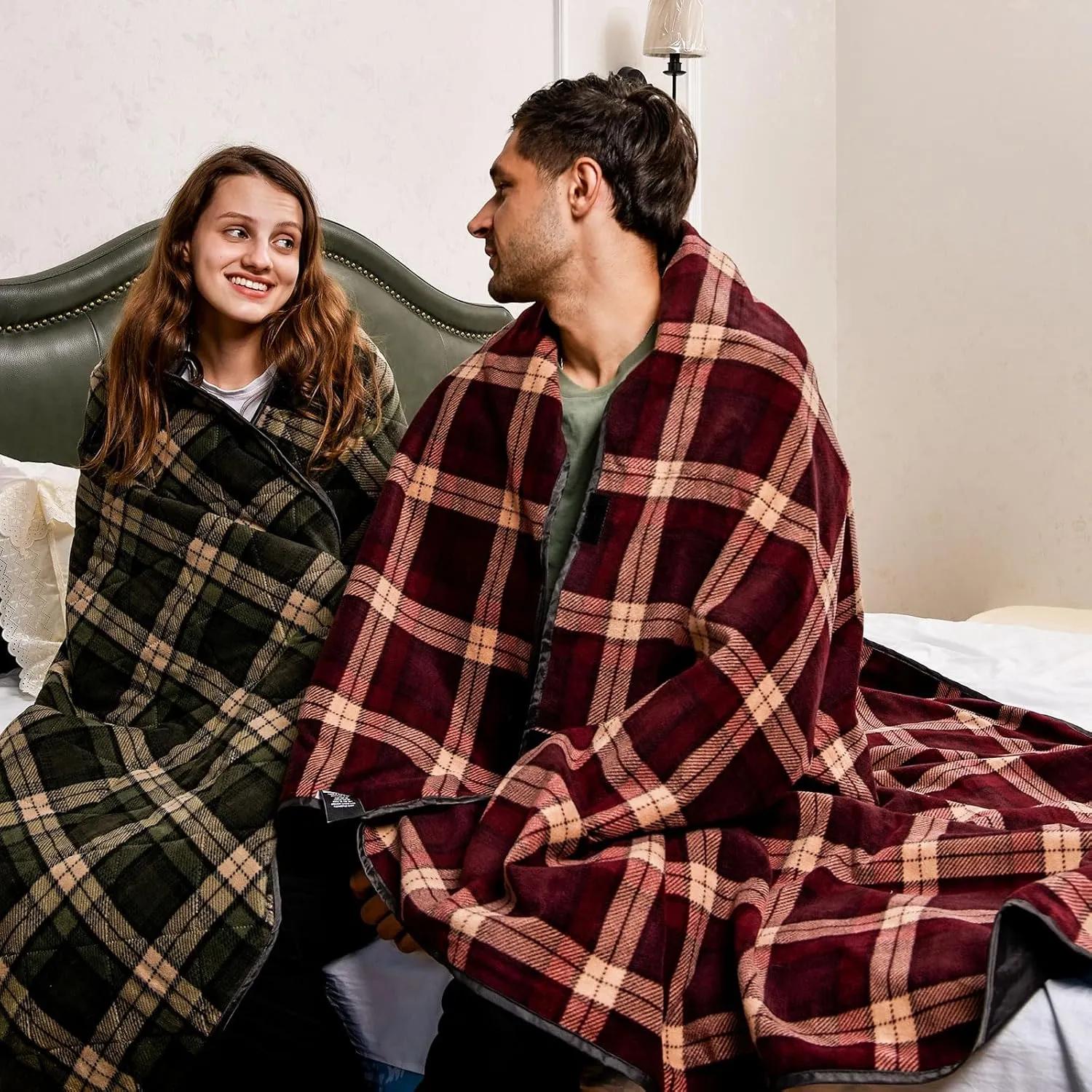 DUKUSEEK Waterproof Stadium Blanket with Hood, Wine Red Plain Waterproof Outdoor Blankets