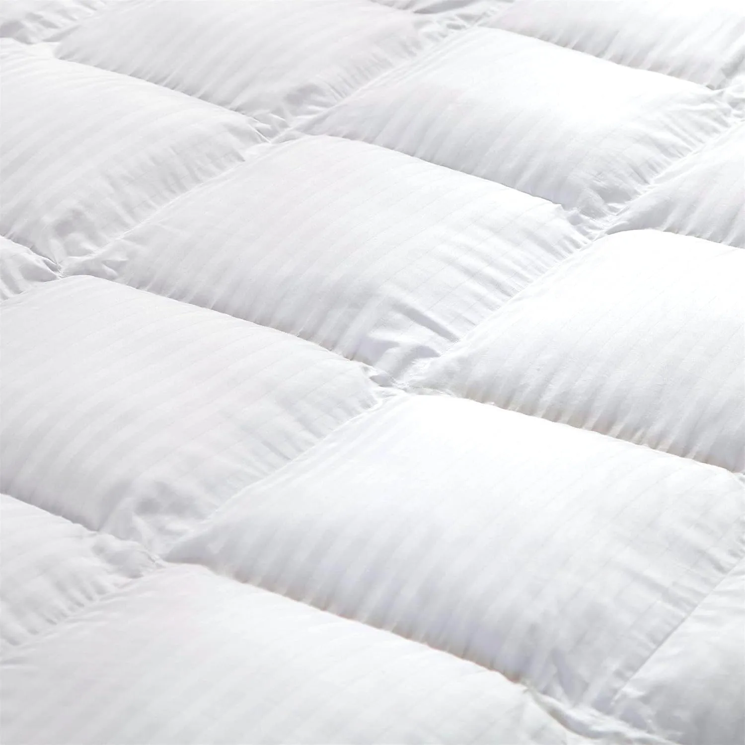 Egyptian Cotton Factory Outlet Store Luxurious All-Season Goose Down Comforter Duvet Insert, Exquisite Queen White Stripe Design, 1200 Thread Count 100% Cotton Down Proof Fabric, 55 oz. Fill Weight