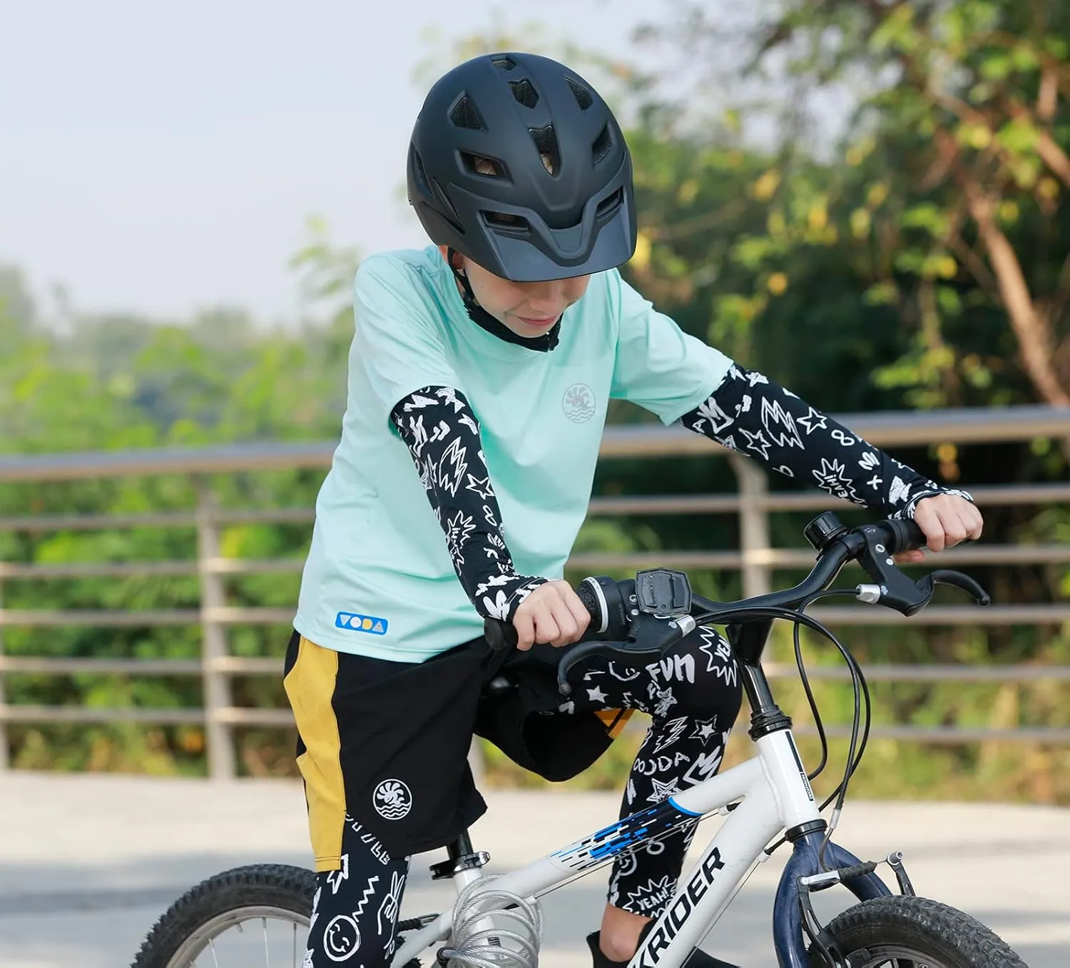 Kids Bike Helmet, Adjustable Youth Boys Girls Helmets for Ages 3-5-8-14 Years (50-57cm), Child Helmet with Visor and LED Light, Lightweight Multi-Sport Bicycle Scooter Skate Cycling Helmets