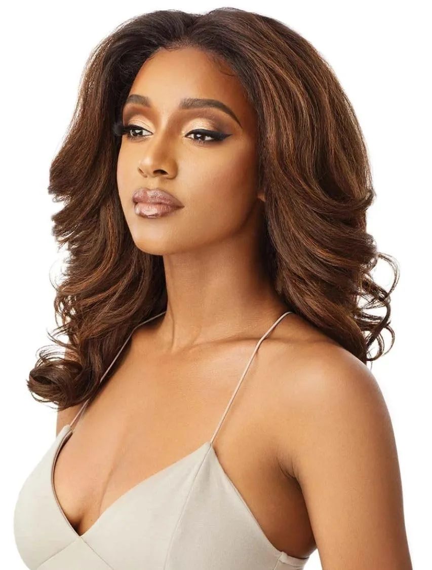 Outre LACEFRONT PERFECT HAIR LINE Glamorous Wavy Fully Hand-Tied 13”x 6” Frontal HD Baby Hair Transparent Lace Easy-to-Style Heat Friendly - JULIANNE (DR4/HNBRN)