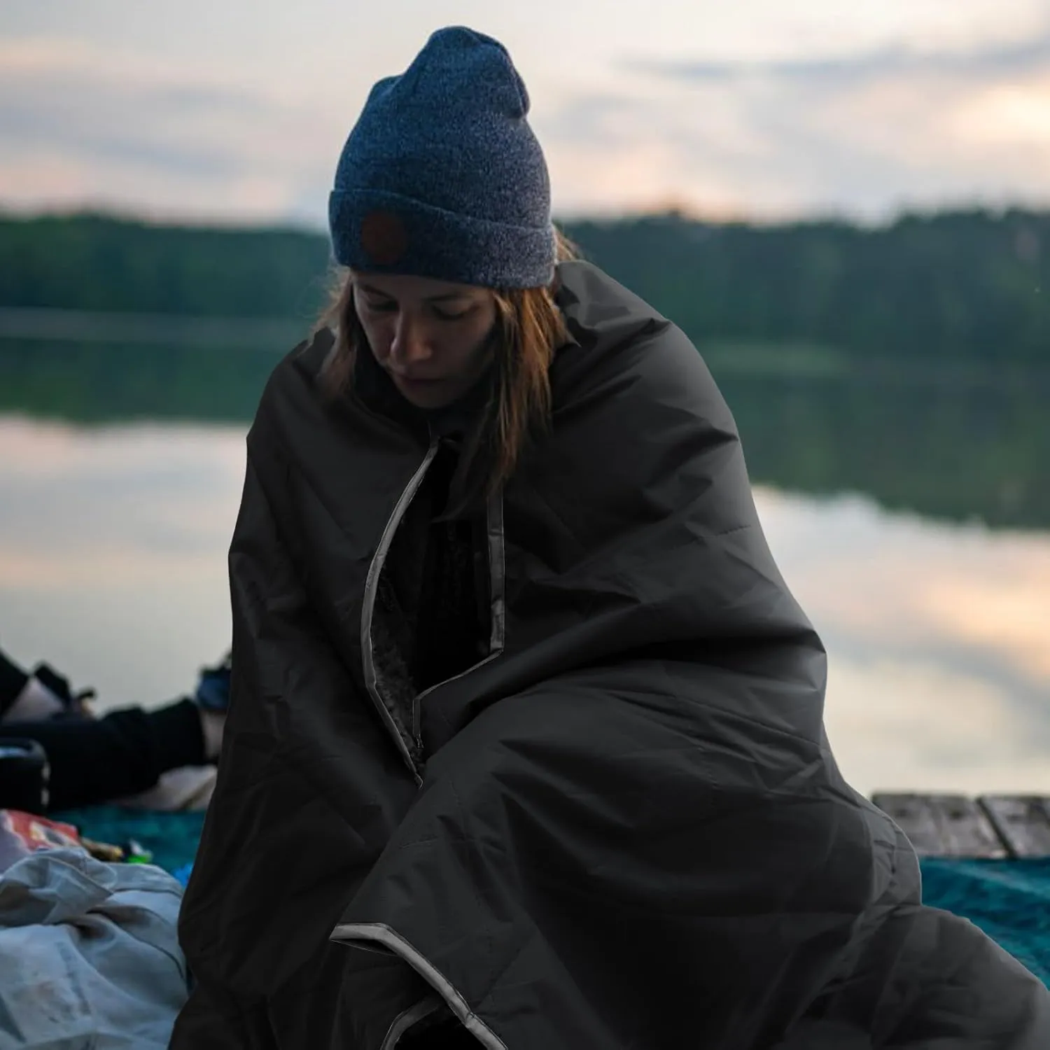 Sherpa Warm Outdoor Camping Blanket - Waterproof Stadium Blanket for Cold Weather, Camp, Sports Mom and Concert - Camping Quilt