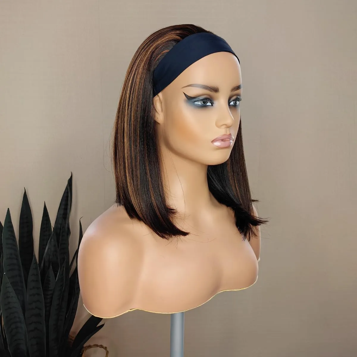 xccoco Highlight Headband Wigs for Black Women Short Brown Yaki Straight Hair Headband Wig Put On and Go Glueless Wig Natural Looking Synthetic Wig with Headband,12inch